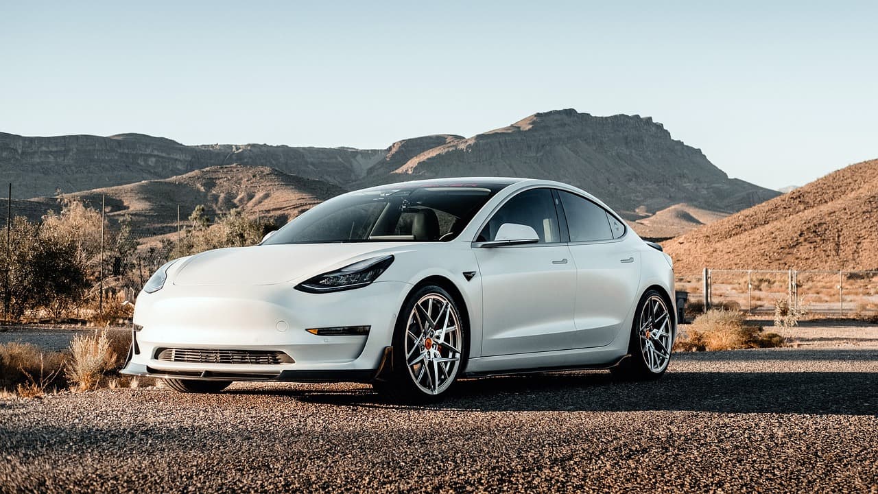 LAPD Discovers Decomposed Body in Tesla Registered to Singer D4vd – What We Know So Far